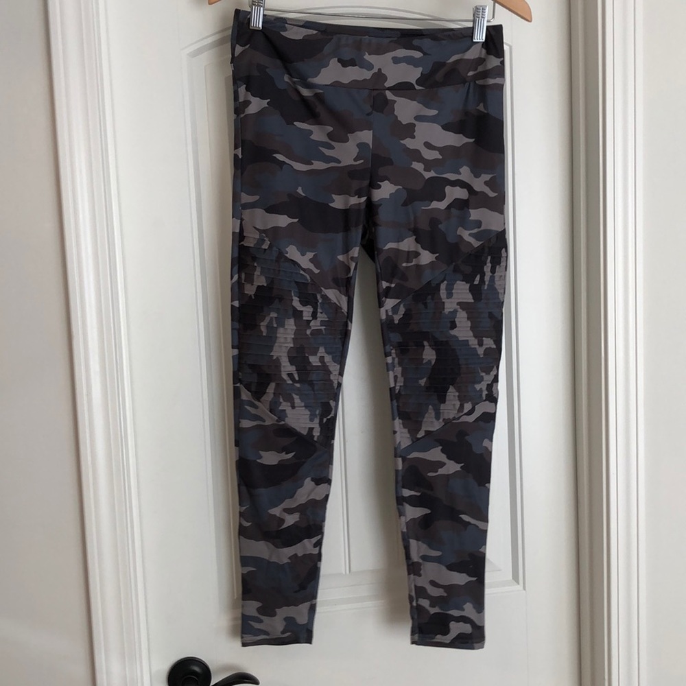 Camo moto leggings